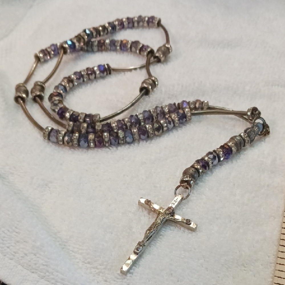 Elegant Silver and Purple Beaded Necklace